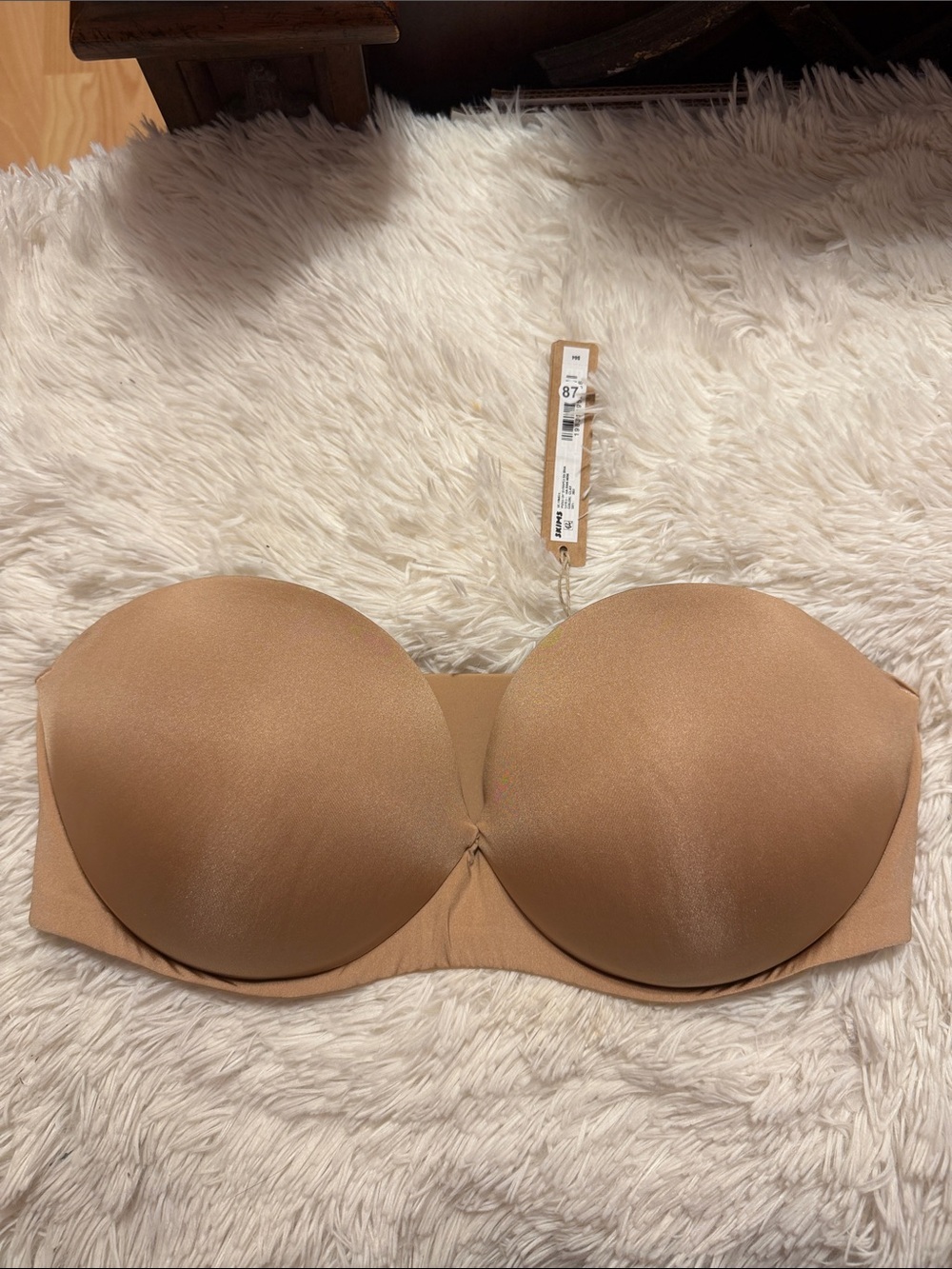 SKIMS Strapless wireless for push-up plunge bra